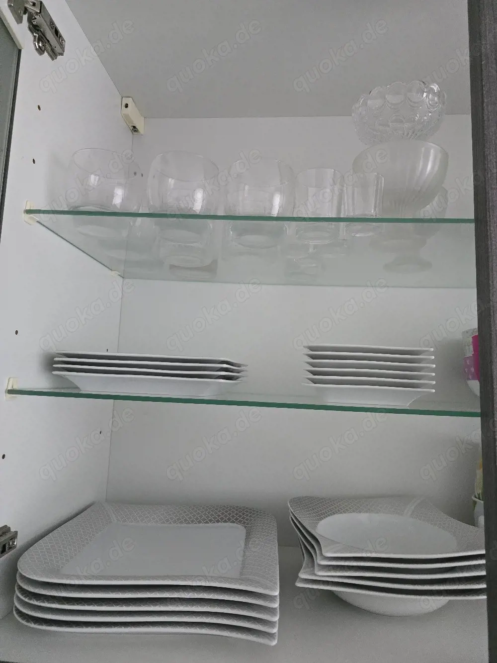 Geschirr set mit Gläser 