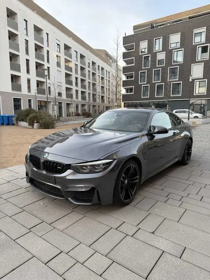 BMW M4 Coupe DKG Competition