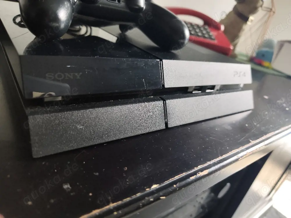PSony PS4 Konsole + Controller   voll funktionsfähig