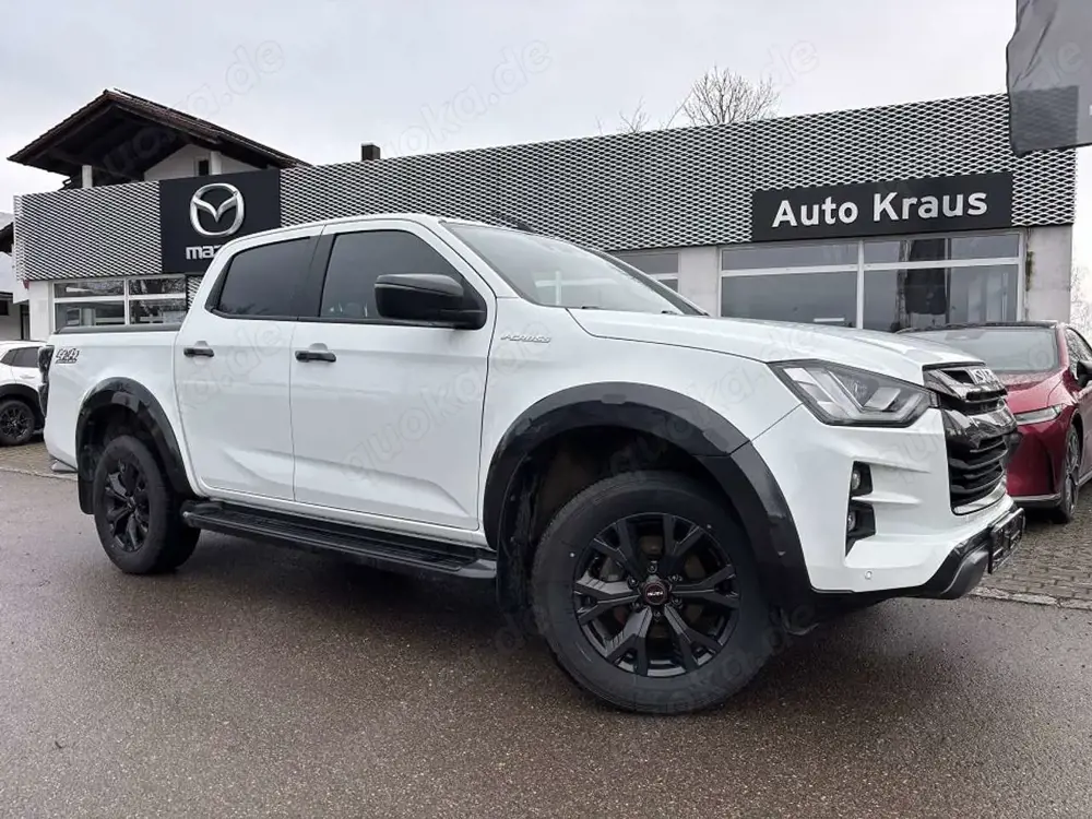 Isuzu D-Max Double Cab 4x4 V-Cross AHK Mountaintop