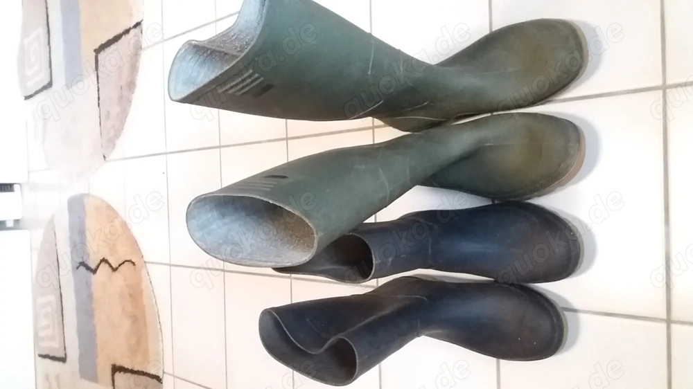 2 Paar Gummistiefel in gutem Zustand ca. Gr. 41 u. 39 siehe Text