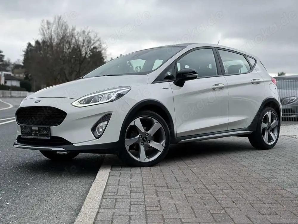 Ford Fiesta Active Navi LED Sitzheiz Unfallfrei 1.Hand 8xReife