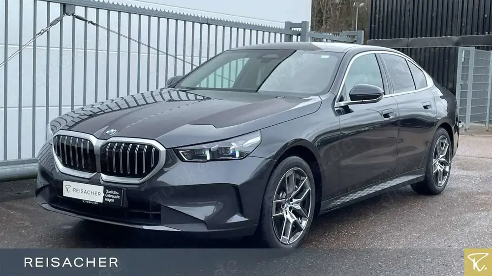 BMW 520 d xDrive Lim HUD,DrAss+,StHz,H/K,ParkAss+