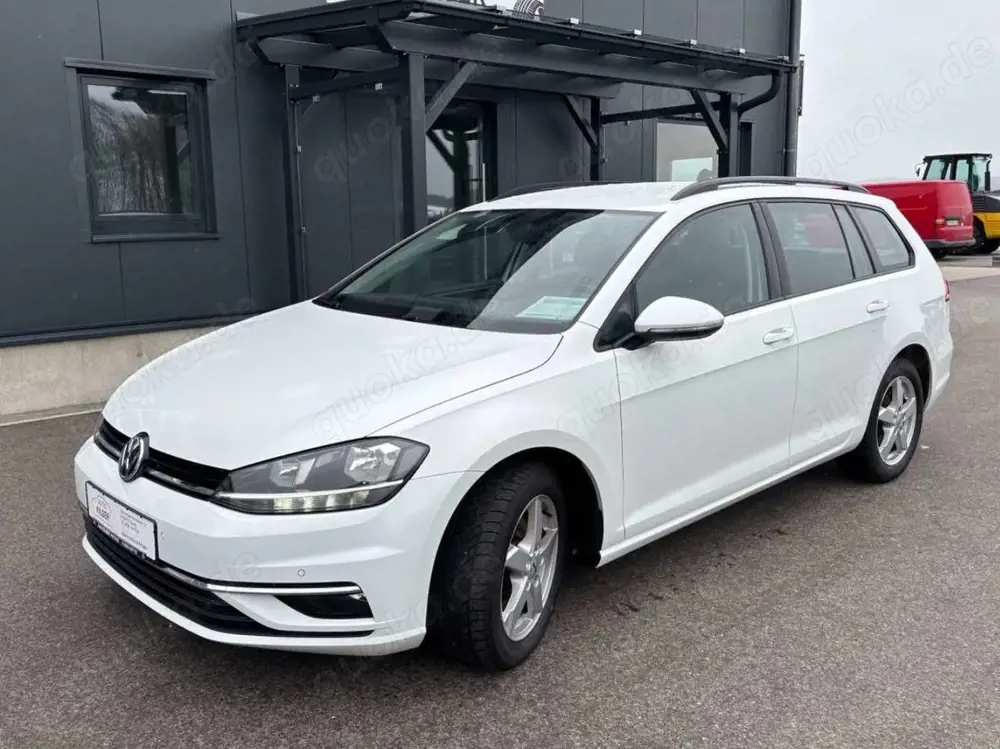Volkswagen Golf VII Variant 2.0 TDI/AHK+Navi+PDC+SoWiRäder