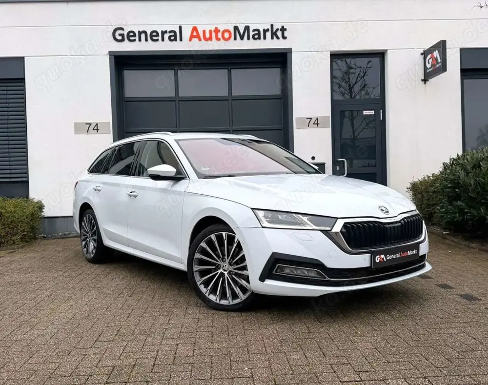 Skoda Octavia Combi First Edition iV/HUD/Massage/SBL/