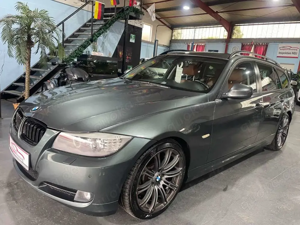 BMW 330 i*AUTOMATIK*XENON*18 ZOLL*NAVI*PDC*TÜV NEU