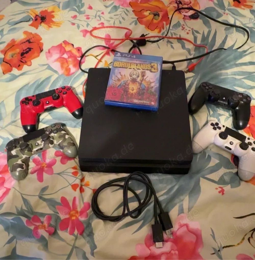PlayStation 4 Slim (500GB) mit 4 Controllern + Spiel 