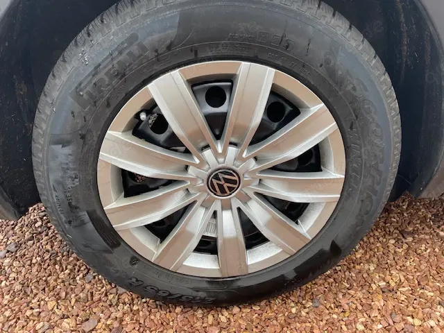 VK VW Winterräder sehr guter Zustand siehe Bilder 215 65 R17 