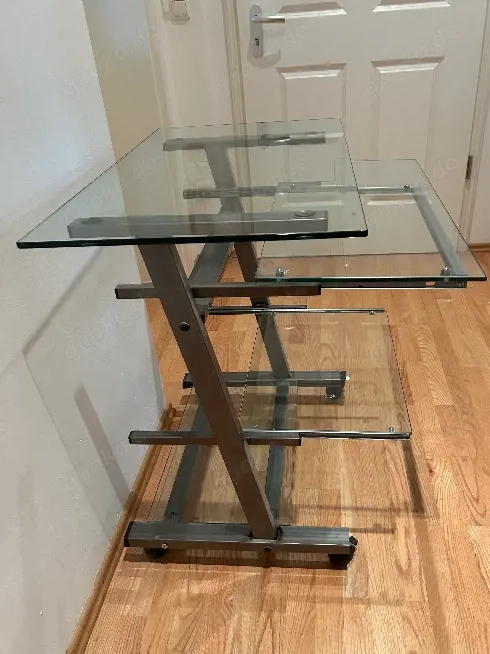 Computer-Tisch mit Glas-Platten
