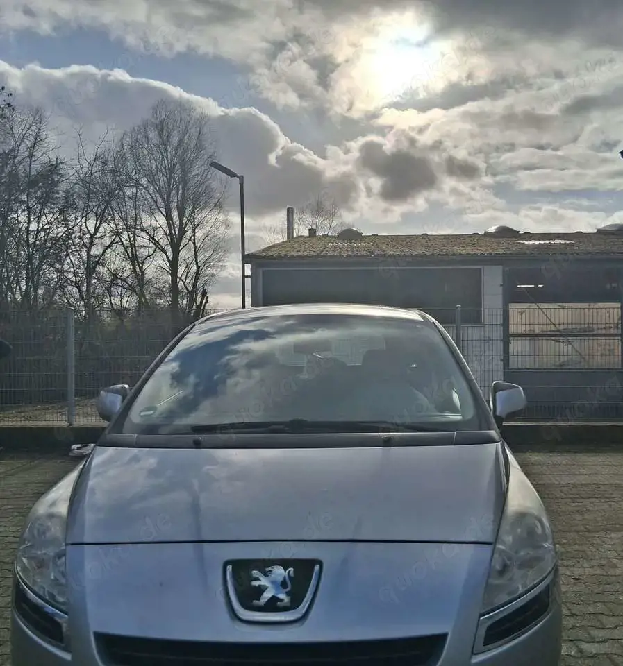 Peugeot 5008 HDI FAP 110 Family Plus