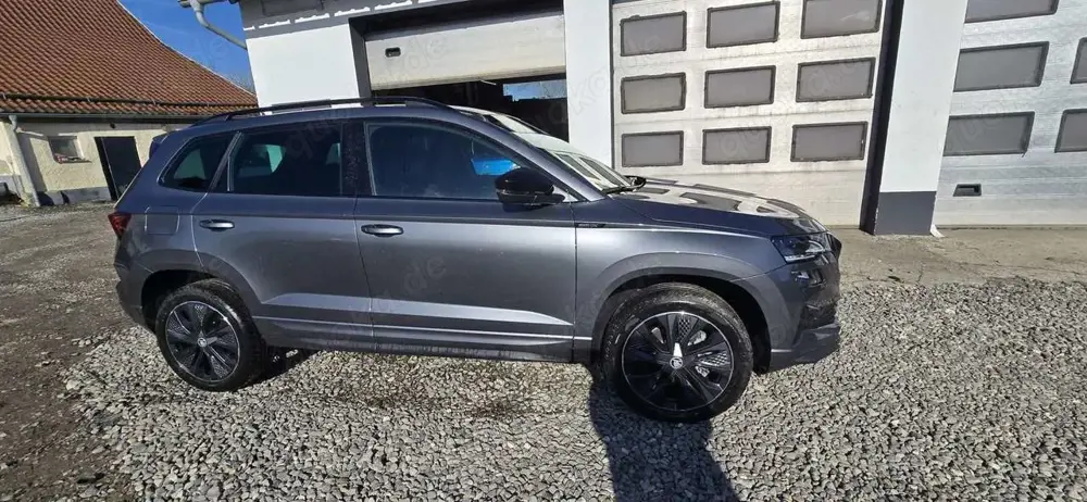 Skoda Karoq (Sportline mit Matrix Beam Scheinwerfer) 1