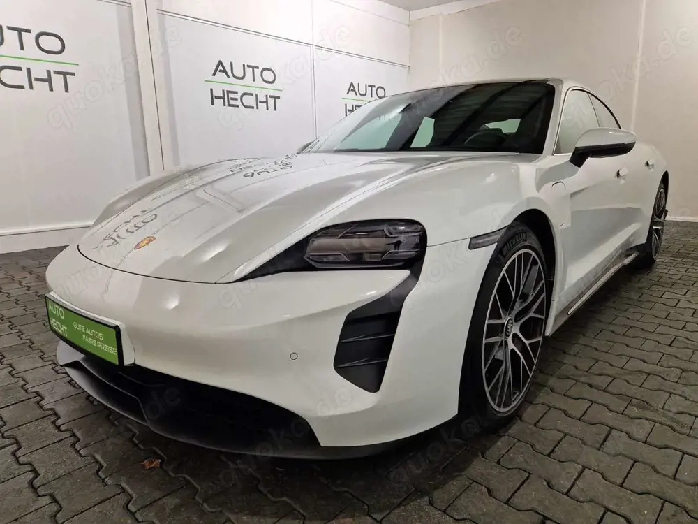 Porsche Taycan 4S Sport Design, Beifahrer Display, Panorama