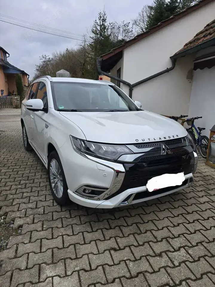 Mitsubishi Outlander 2.4 4WD Plug-In Hybrid