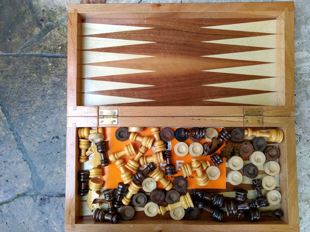 Schach- und Backgammon Spiel, Holz 
