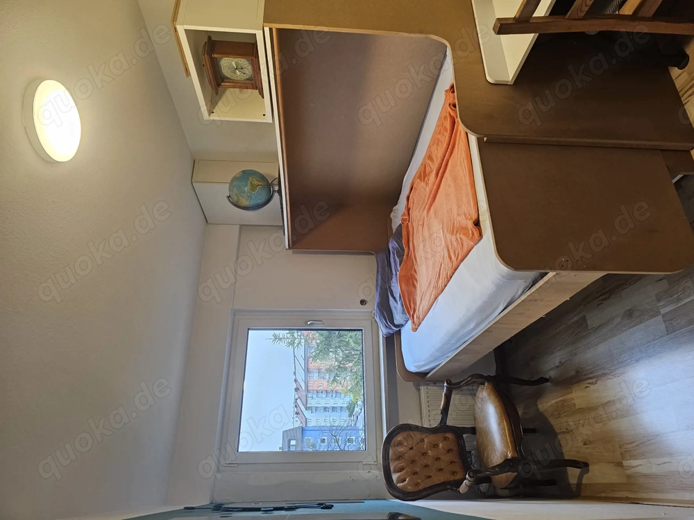 830  ab sofort - Helles schönes Zimmer ,Küche, WC; Bad, Telefon, Highspeed W-Lan U2 Frankfurter Ring