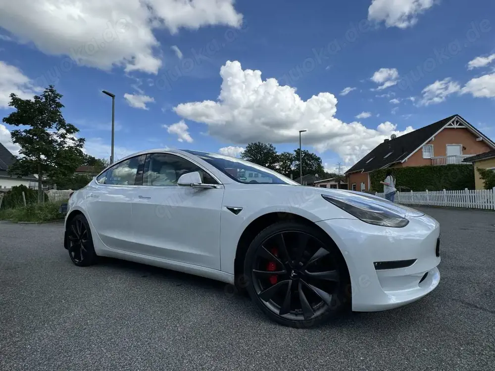 Tesla Model 3 Langstreckenbatt. Allradantrieb Dual Motor Perform