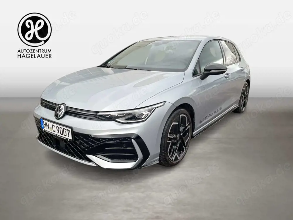 Volkswagen Golf VIII R-Line 1.5eTSI DSG AHK RFK Black Style Klima