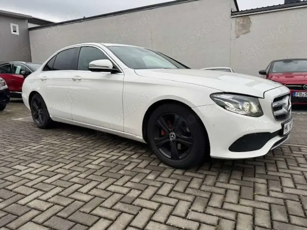 Mercedes-Benz E 220 E 220 d
