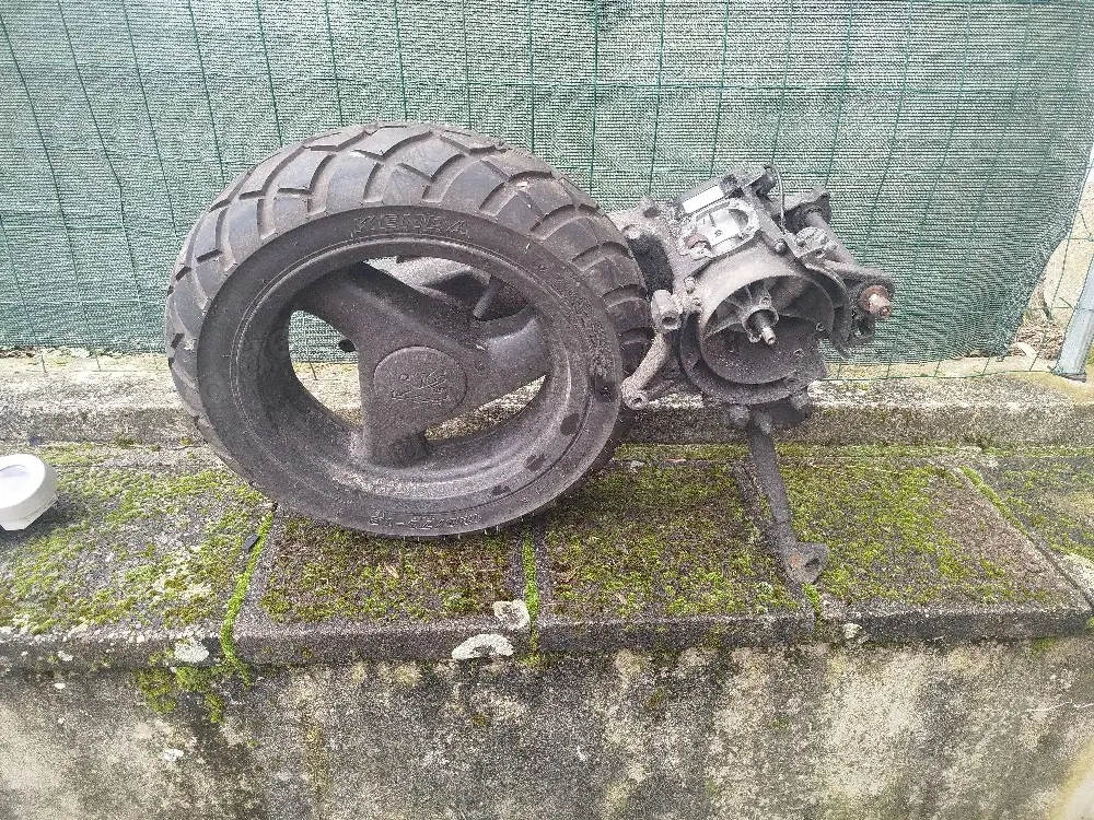 Peugeot stehend Motor Roller 50ccm Speedfight Elystar Vivacity