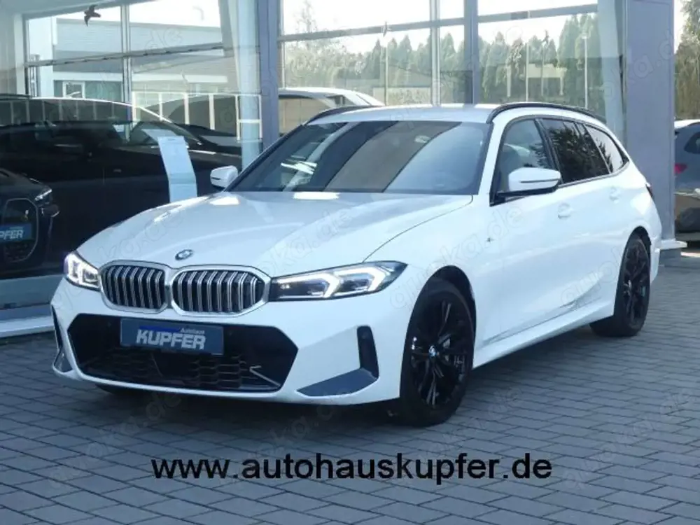 BMW 330 ixDrive Tour M Sportp. ACC°Ad.LED*AHK°M18Z.