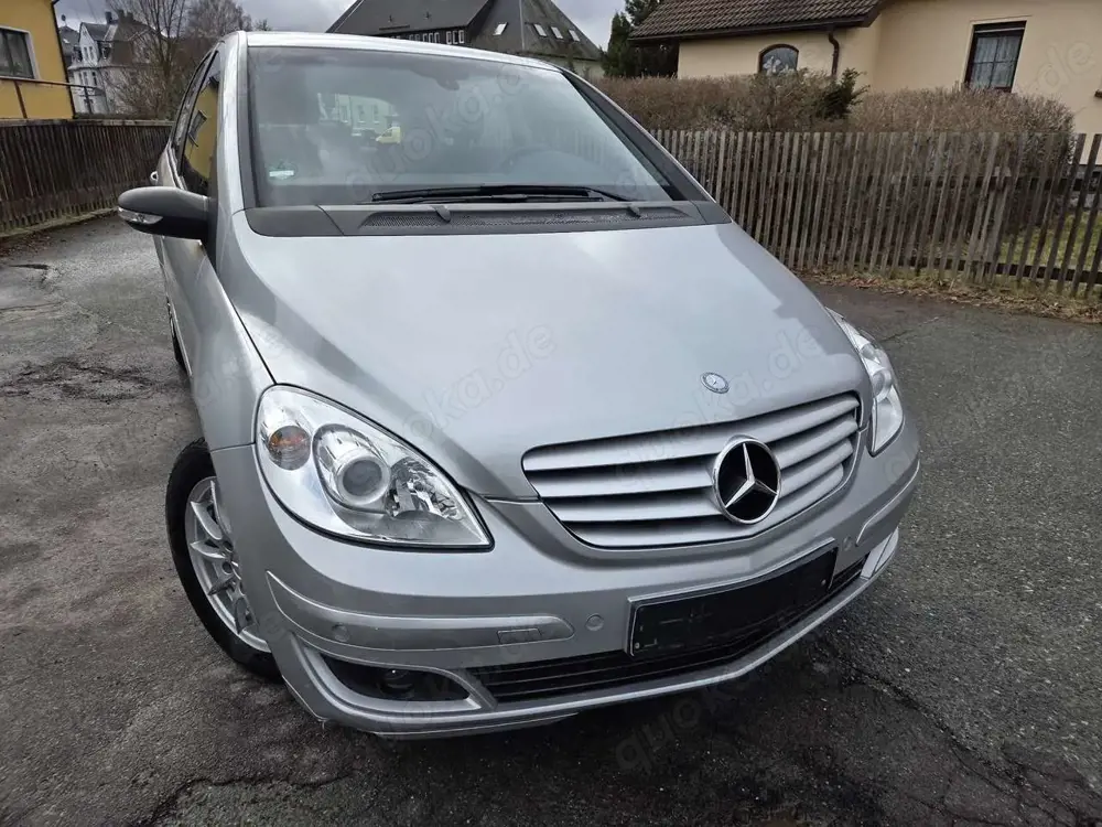 Mercedes-Benz B 200