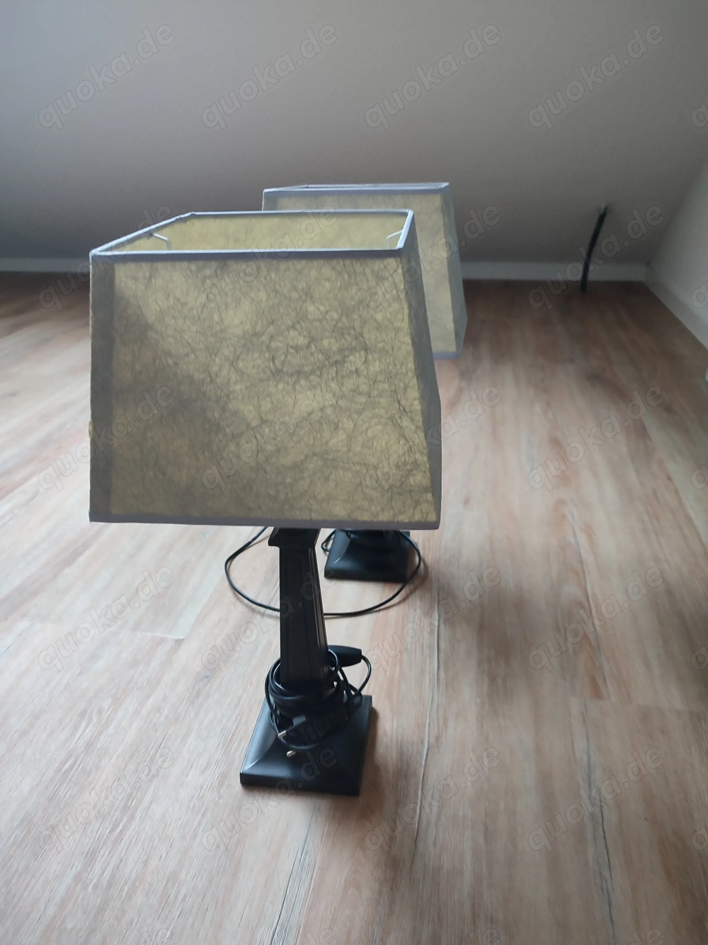 Tischleuchten mit Metallfuß