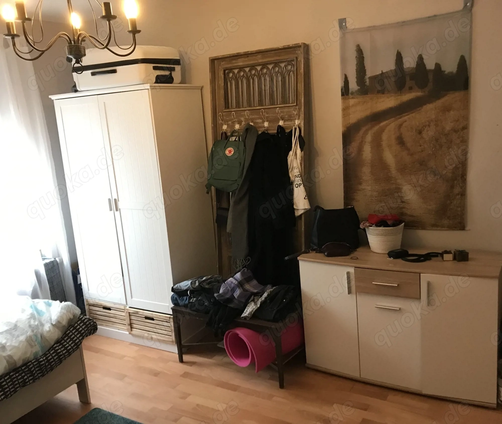 Möbliertes Zimmer in Frauen-Wohngemeinschaft zum 1.4. zu vermieten