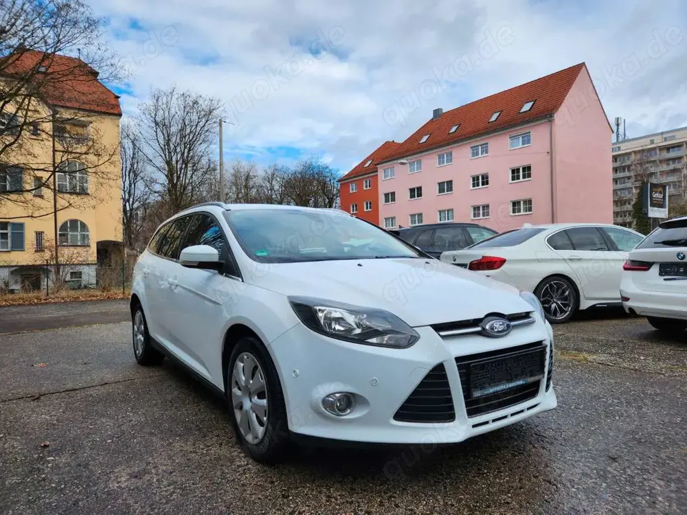 Ford Focus Turnier Titanium 1.0*Tüv*Navi*Klima*1.Hand