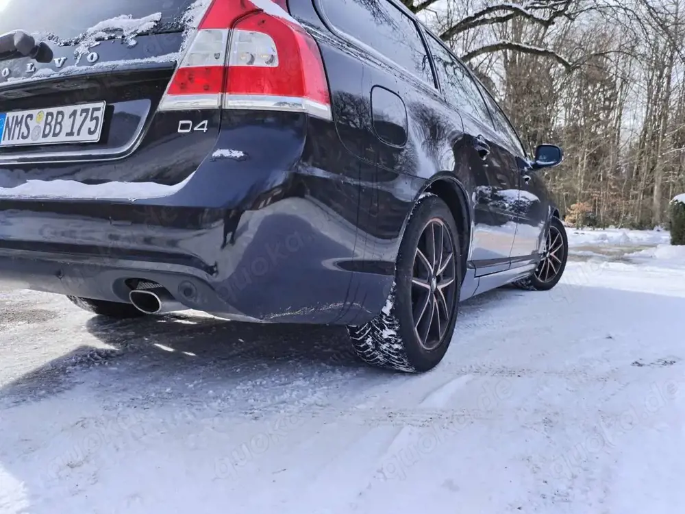 Volvo V70 Black Edition Leder TÜV Zahnriemen Inspektion