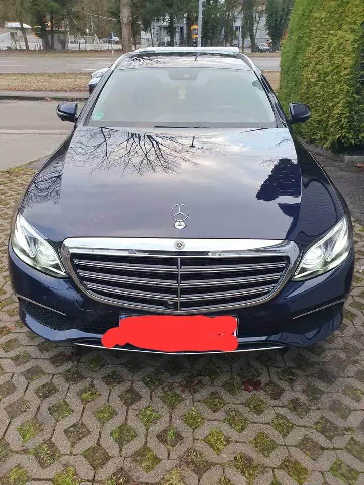 Mercedes-Benz E 220 E 220 d 4Matic T 9G-TRONIC Exclusive