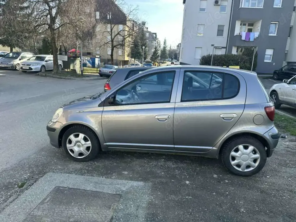 Toyota Yaris 1.0i Linea Terra GPS
