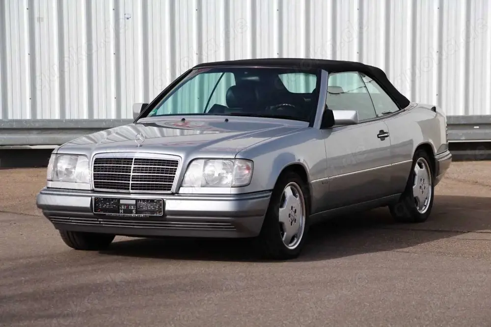 Mercedes-Benz E 220 124er CABRIO Final Edition