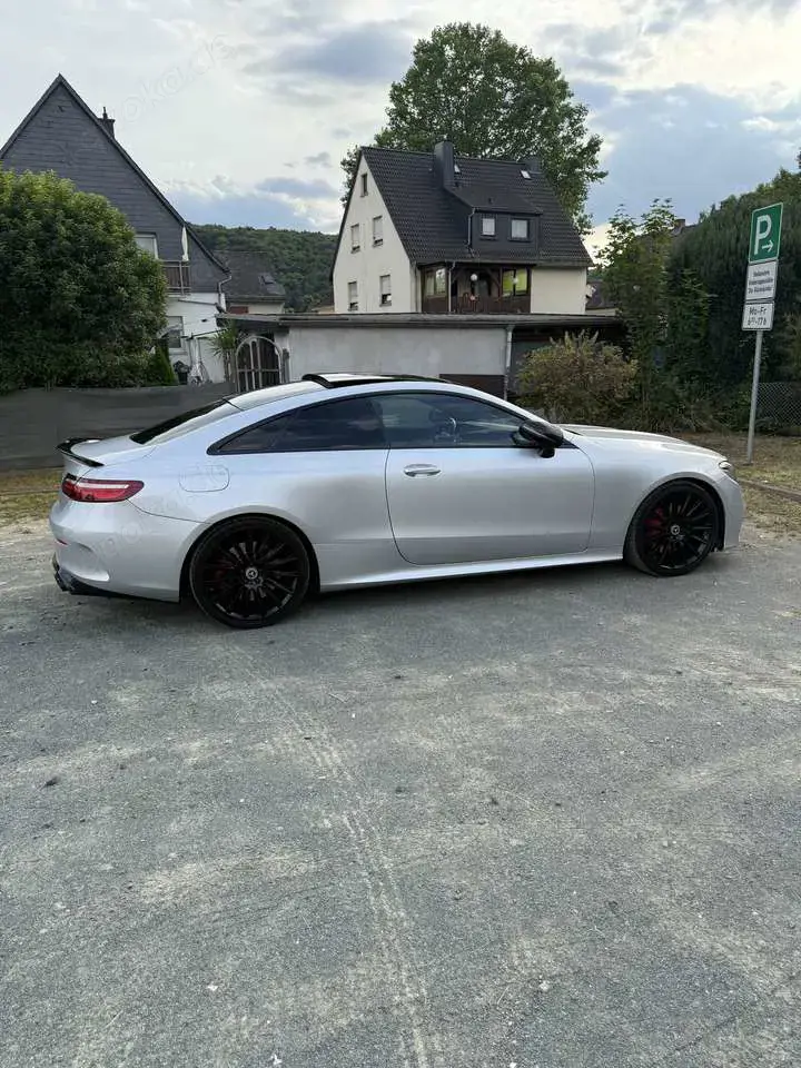 Mercedes-Benz E 400 E-Klasse Coupe 4Matic Coupe 9G-TRONIC Edition 1