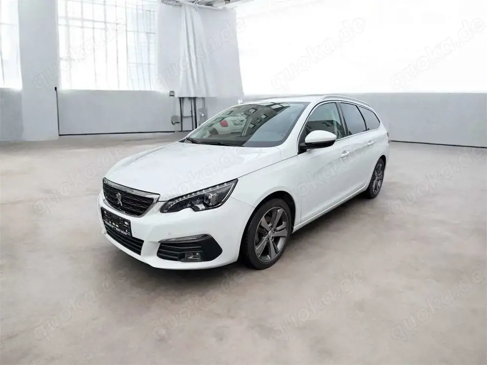 Peugeot 308 Allure, Automatik, Navi, Kamera 360 °, AHK abne