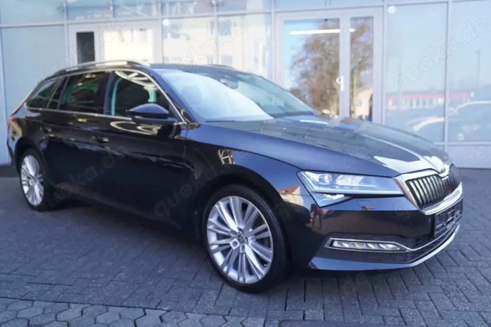 Skoda Superb Combi Style Automatik/Navi/Virtual/LED