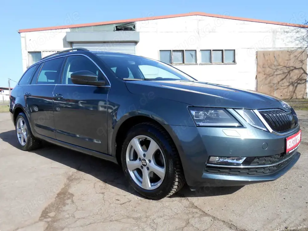 Skoda Octavia Combi 1.4 TSI DSG Style NAVI PDC SH LED