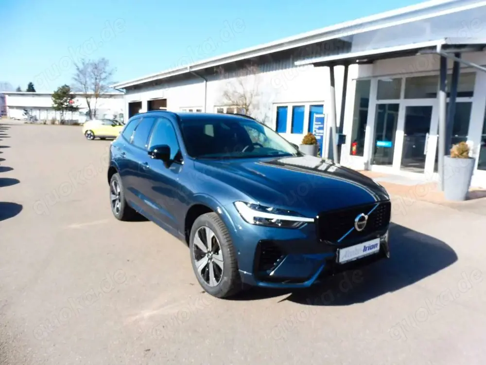 Volvo XC60 T6 Plus Dark Recharge Plug-In Hybrid AWD