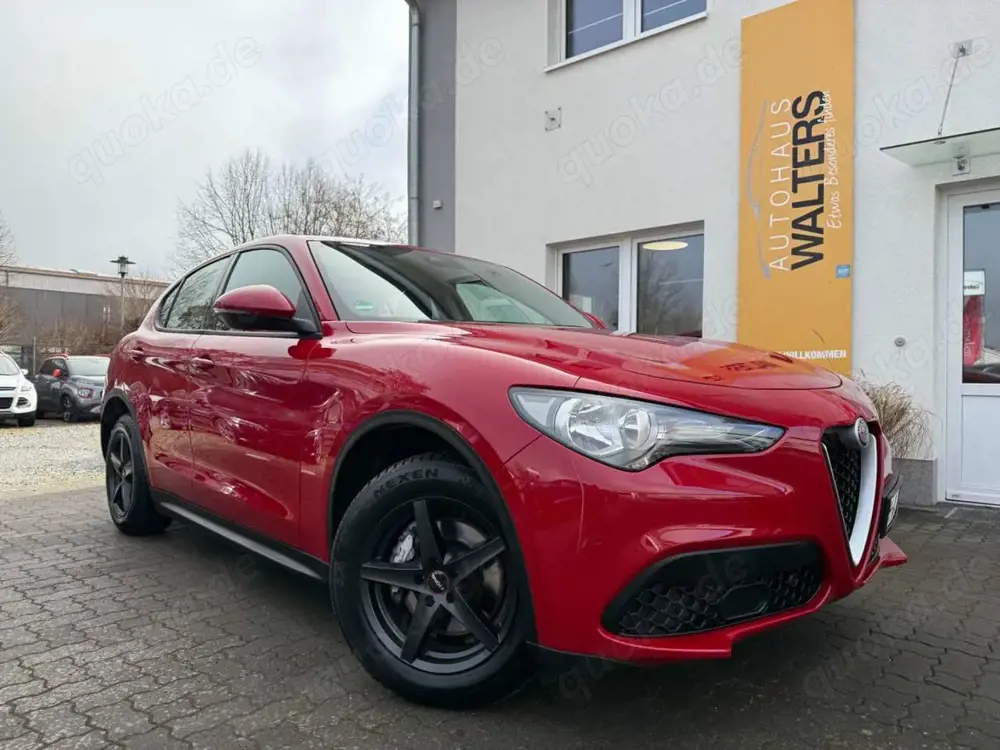 Alfa Romeo Stelvio Business  =AHK-Navi-SHZ-Abstands.Tempo