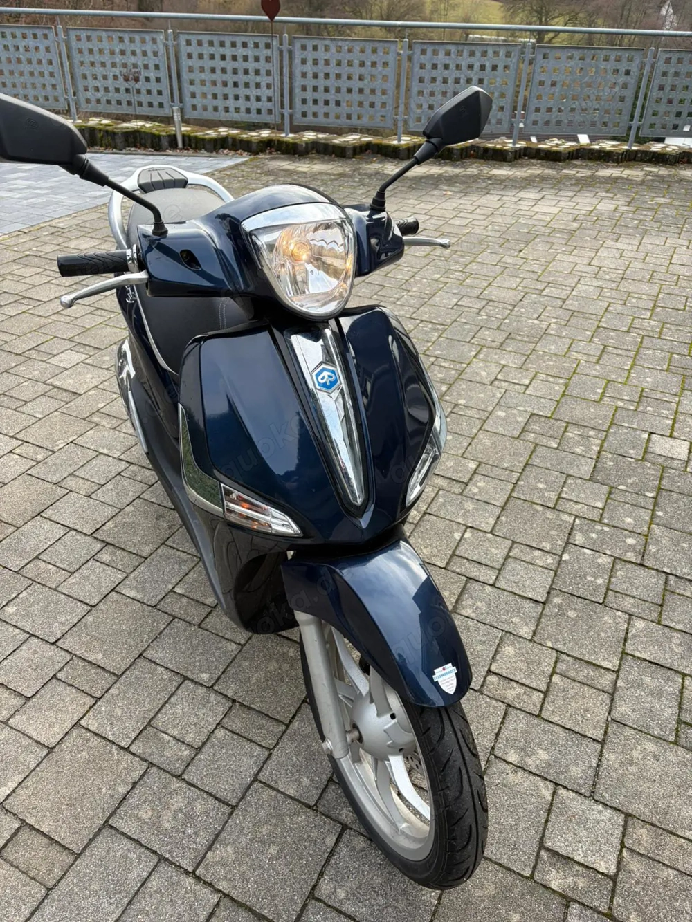 Roller Piaggio Liberty 50 iGeT E4 - dunkelblau