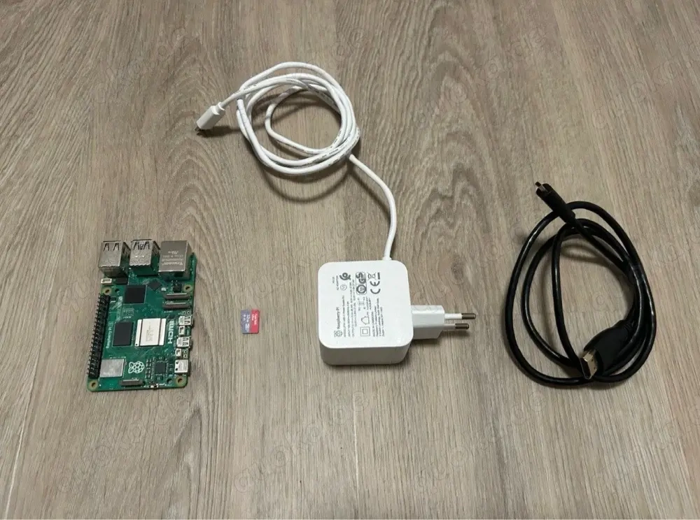 Raspberry Pi 5 (8GB RAM)