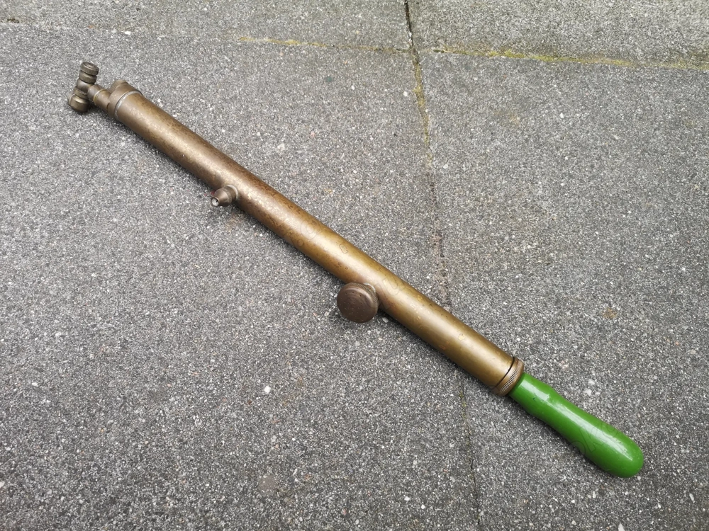 Altes Handsprühgerät komplett aus Messing