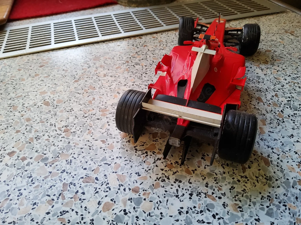 Ferrari Formel-1 Modellautos 1:18   Michael Schumacher   F2001   F2003-GA   66:66 Poles