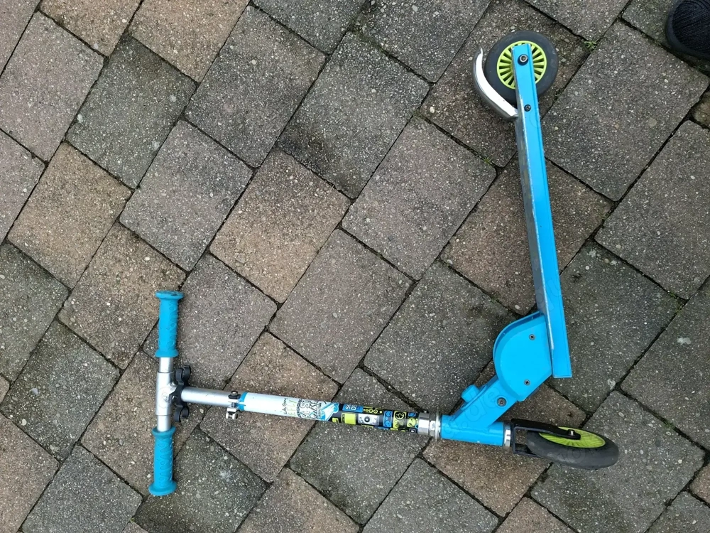 Kinderroller blau