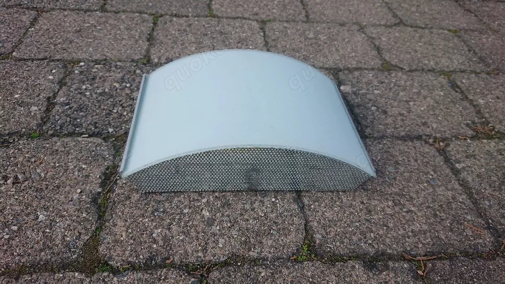 Lampe Milchglas und Metall 