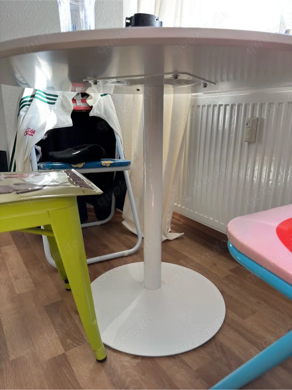 Tisch Rund von Sklum 