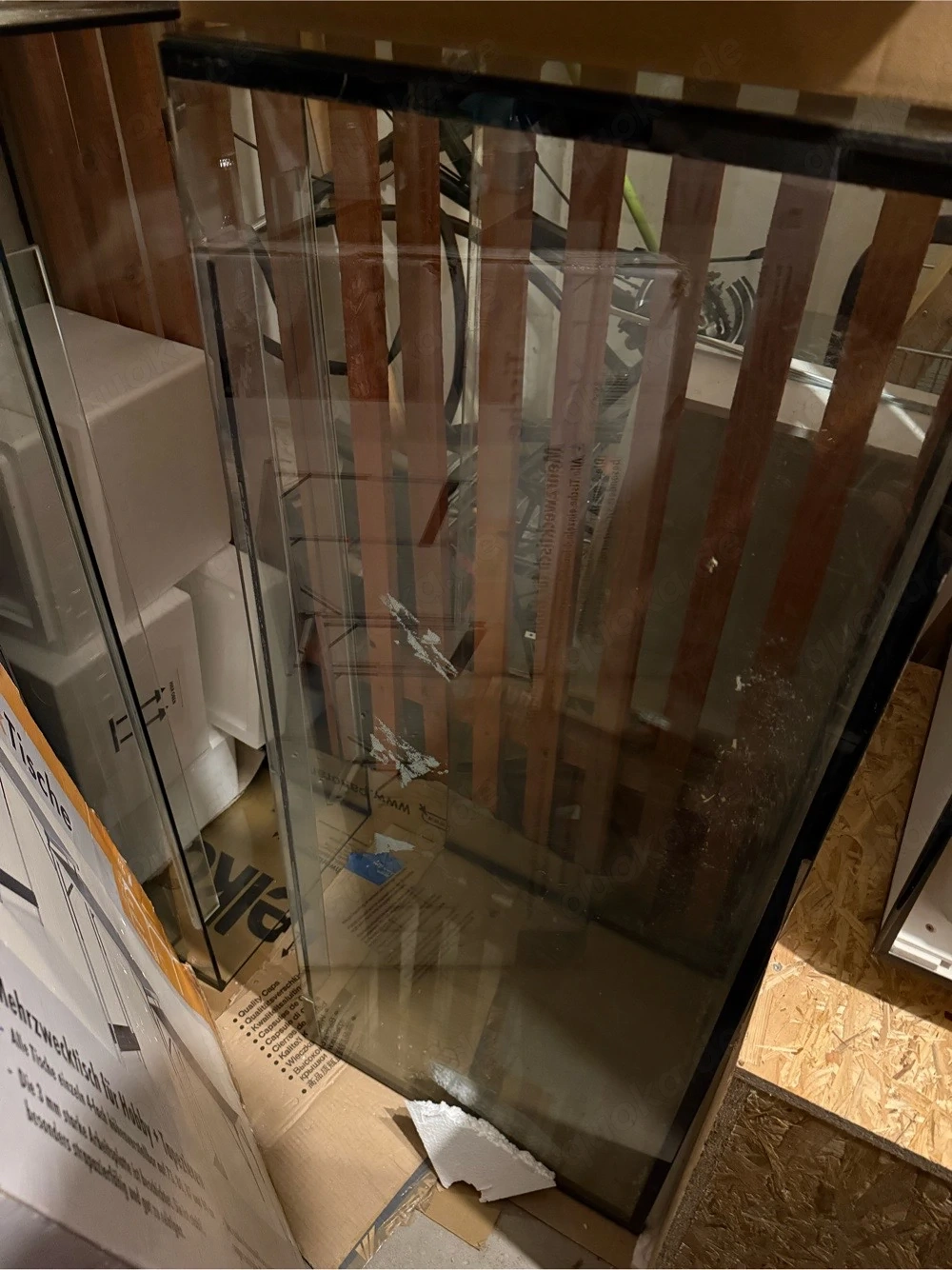 Aquarium    Terrarium