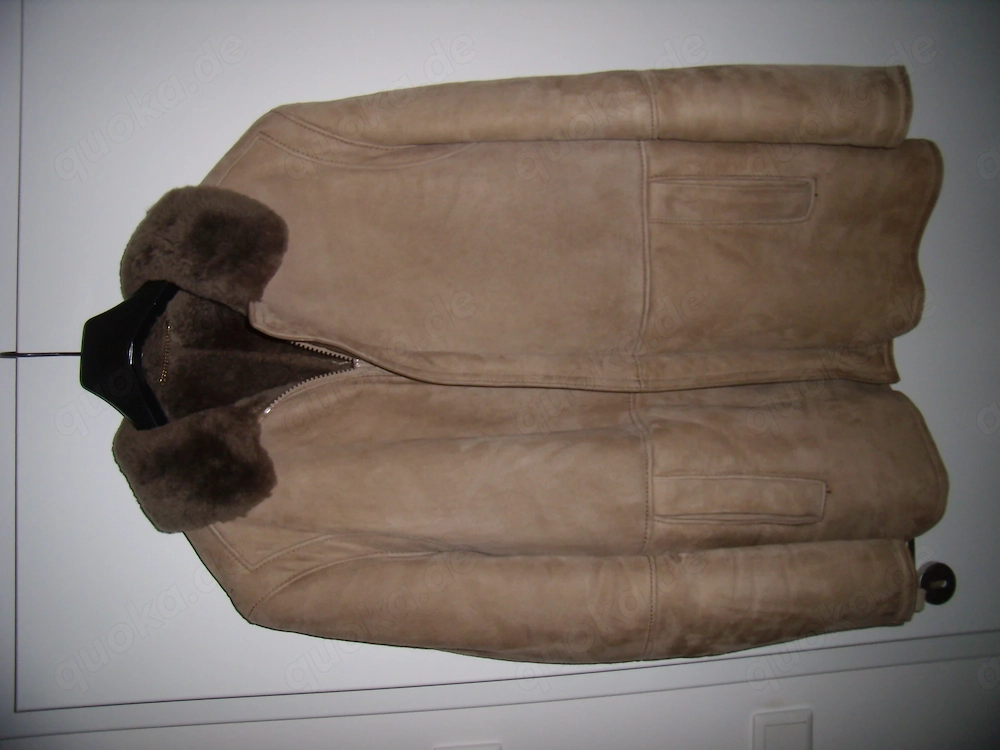 Neue Fell-Lederjacke (Imitat)