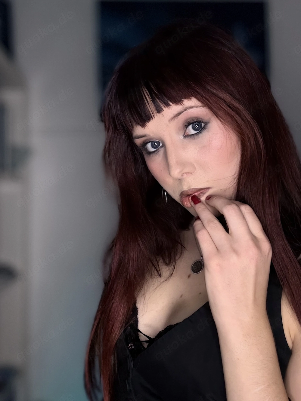 Luxuriöses Online-Mistress - diskret, dominant, exklusiv 