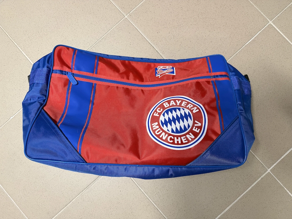 FC Bayern München Sporttashe Größe ca. 50x30x20cm