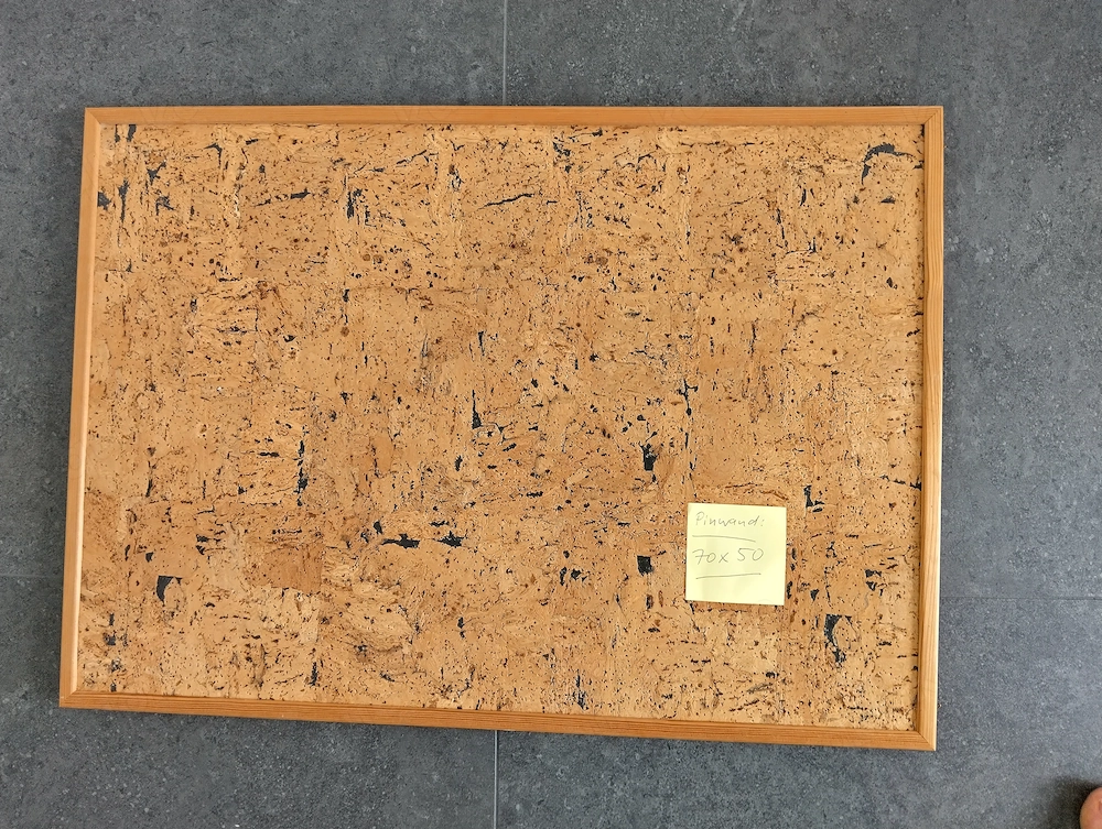 Kork - Pinwand 50x70 cm - Holzrahmen - gut erhalten